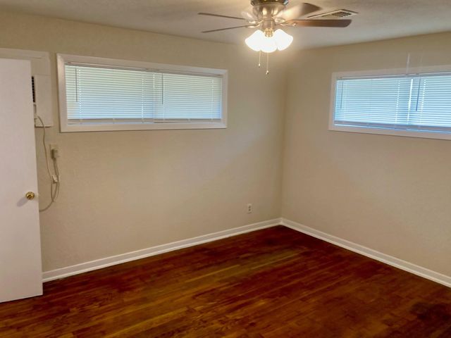 1601 20th Street, Galveston, TX 77550