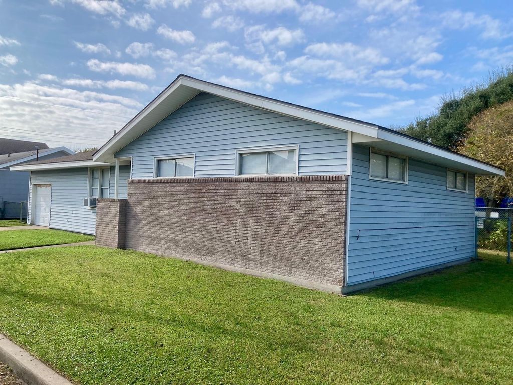 1601 20th Street, Galveston, TX 77550