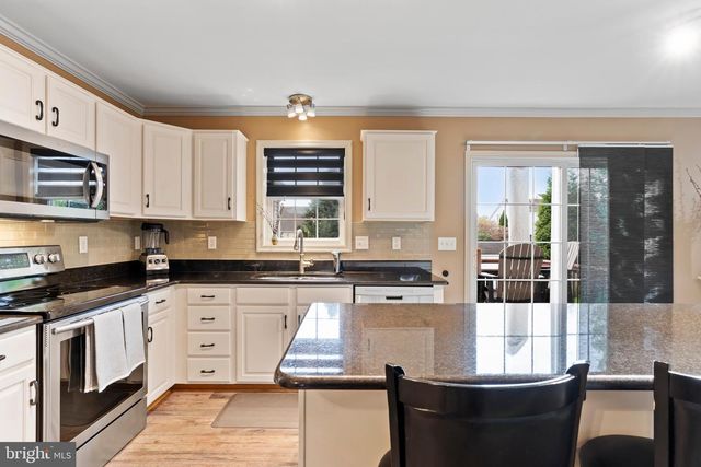 37 W EPPLEY DR, Carlisle, PA 17015