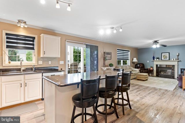 37 W EPPLEY DR, Carlisle, PA 17015