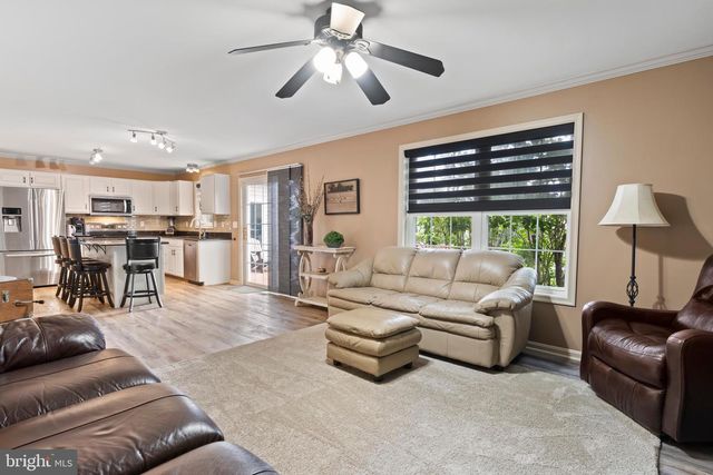 37 W EPPLEY DR, Carlisle, PA 17015