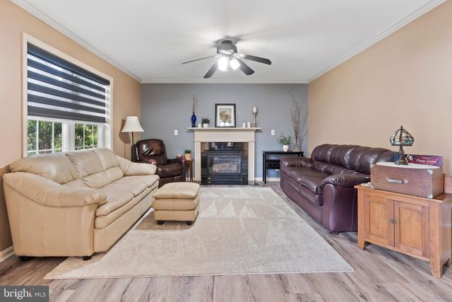 37 W EPPLEY DR, Carlisle, PA 17015