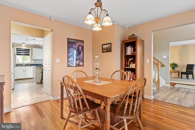 37 W EPPLEY DR, Carlisle, PA 17015
