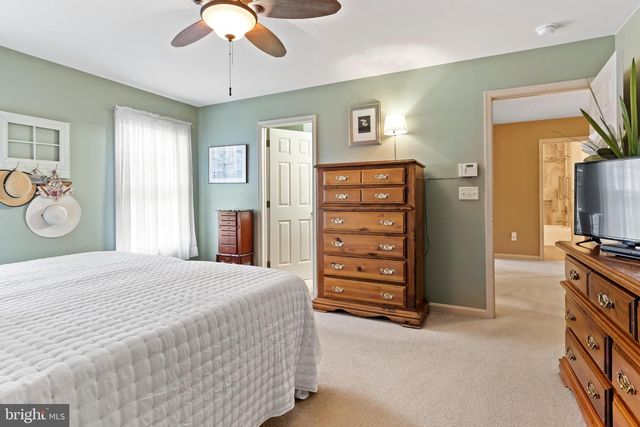 37 W EPPLEY DR, Carlisle, PA 17015