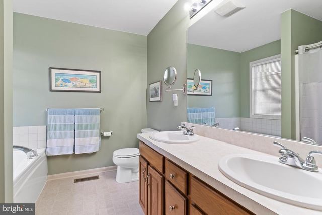 37 W EPPLEY DR, Carlisle, PA 17015