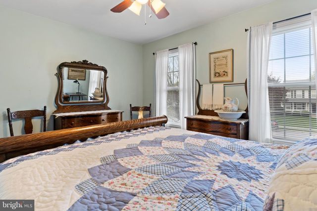 37 W EPPLEY DR, Carlisle, PA 17015