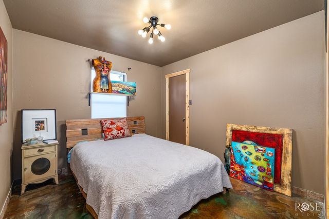 301 W Duncan Avenue, Mertzon, TX 76941