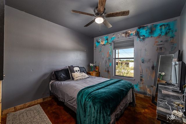 301 W Duncan Avenue, Mertzon, TX 76941