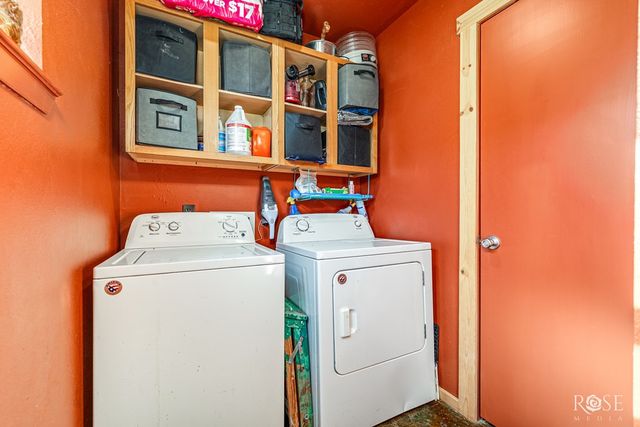 301 W Duncan Avenue, Mertzon, TX 76941