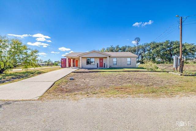 301 W Duncan Avenue, Mertzon, TX 76941