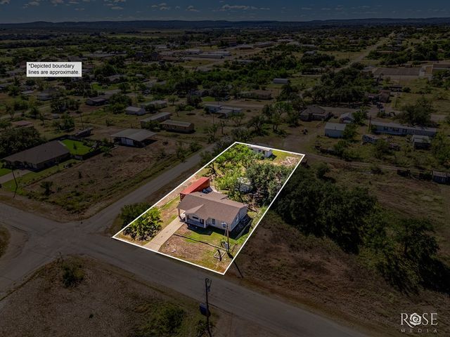 301 W Duncan Avenue, Mertzon, TX 76941