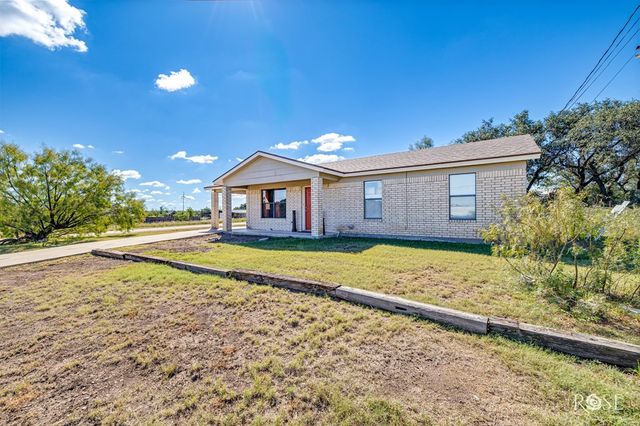 301 W Duncan Avenue, Mertzon, TX 76941