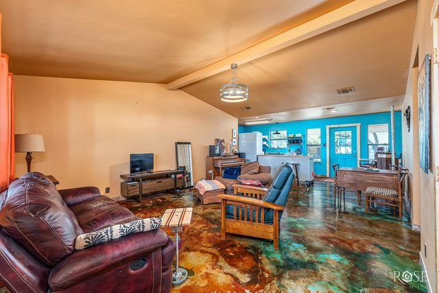 301 W Duncan Avenue, Mertzon, TX 76941