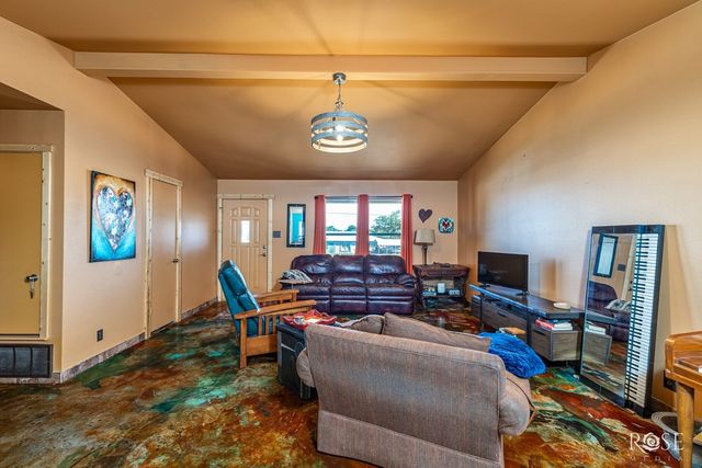 301 W Duncan Avenue, Mertzon, TX 76941