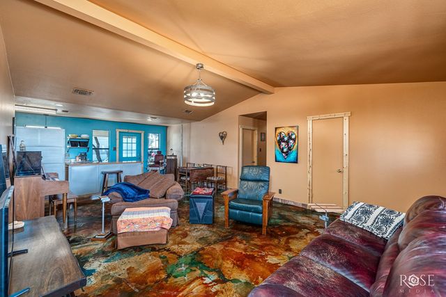 301 W Duncan Avenue, Mertzon, TX 76941