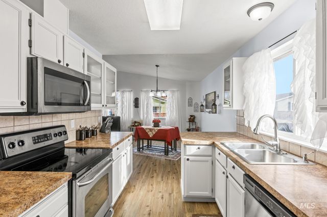 1100 Burnett Dr 245 A, Nampa, ID 83651