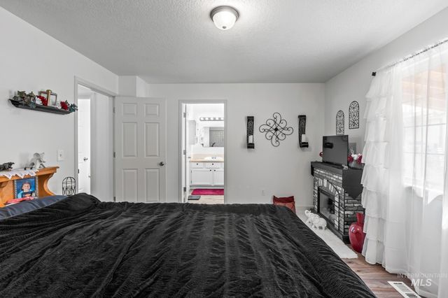 1100 Burnett Dr 245 A, Nampa, ID 83651