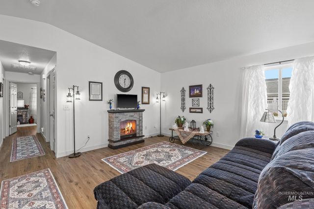1100 Burnett Dr 245 A, Nampa, ID 83651