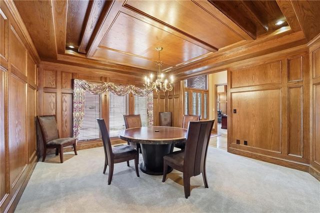 71 The Woodlands Drive, Gladstone, MO 64119