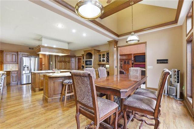 71 The Woodlands Drive, Gladstone, MO 64119
