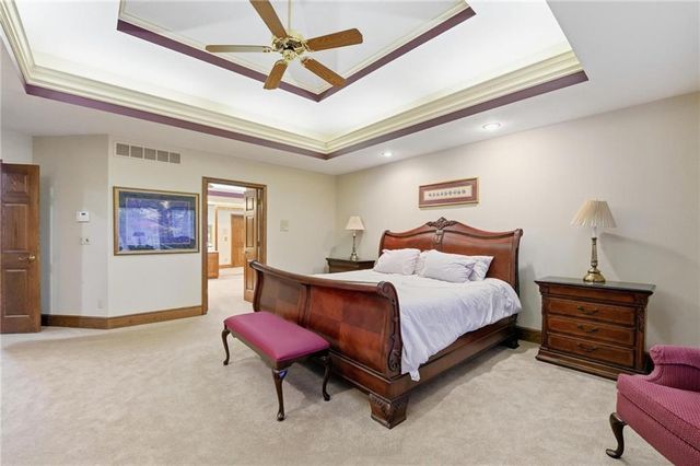 71 The Woodlands Drive, Gladstone, MO 64119