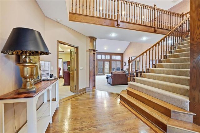 71 The Woodlands Drive, Gladstone, MO 64119