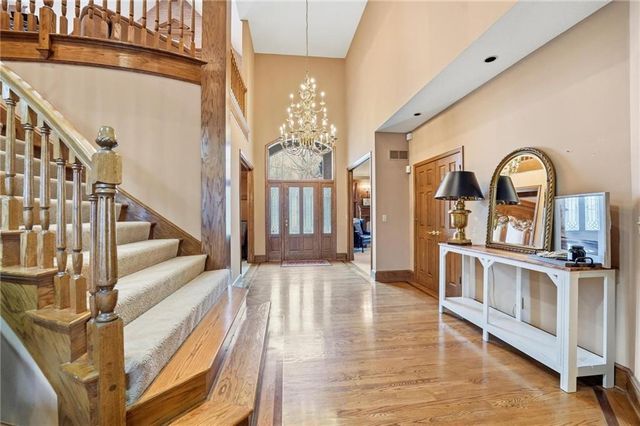 71 The Woodlands Drive, Gladstone, MO 64119