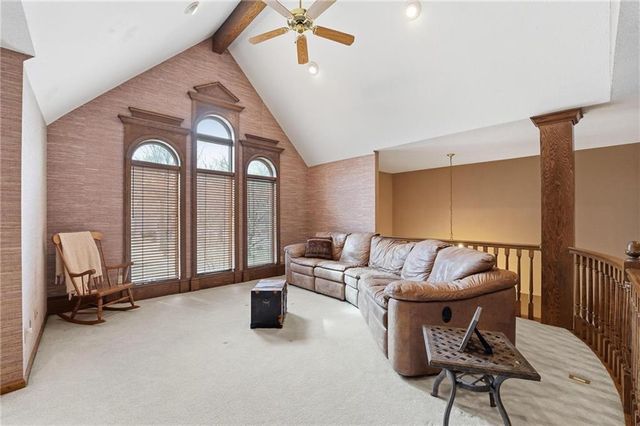 71 The Woodlands Drive, Gladstone, MO 64119
