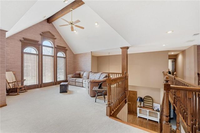 71 The Woodlands Drive, Gladstone, MO 64119