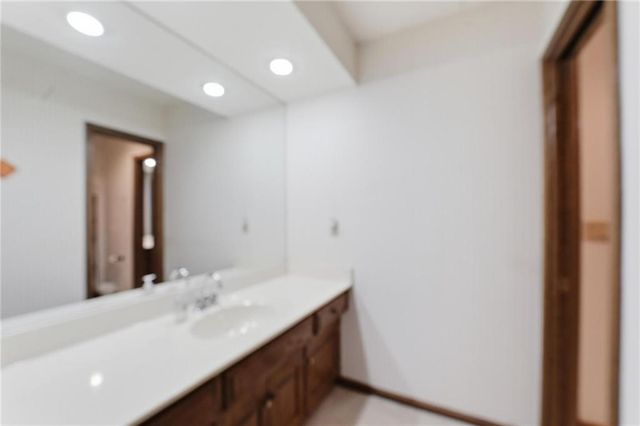 71 The Woodlands Drive, Gladstone, MO 64119