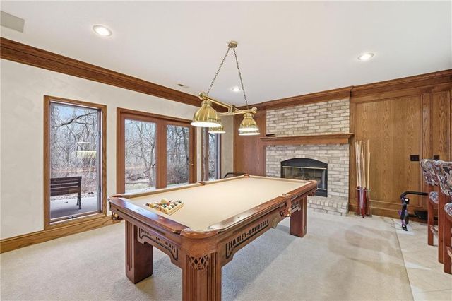 71 The Woodlands Drive, Gladstone, MO 64119