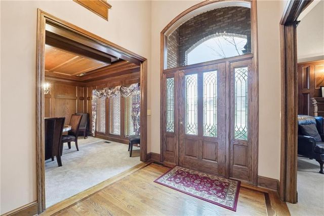 71 The Woodlands Drive, Gladstone, MO 64119