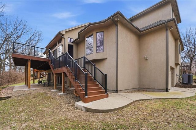 71 The Woodlands Drive, Gladstone, MO 64119