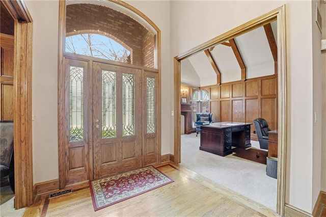 71 The Woodlands Drive, Gladstone, MO 64119