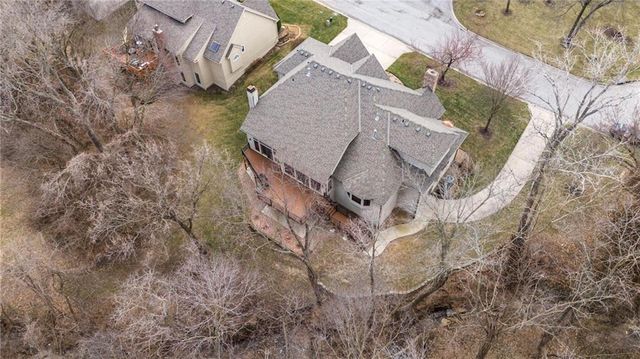 71 The Woodlands Drive, Gladstone, MO 64119