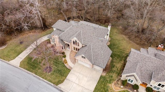 71 The Woodlands Drive, Gladstone, MO 64119