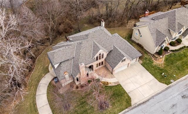 71 The Woodlands Drive, Gladstone, MO 64119