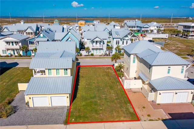 704 Sunrise Ave, Port Aransas, TX 78373