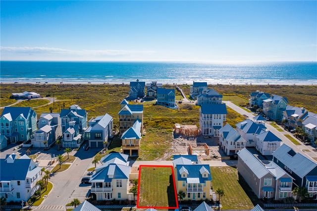 704 Sunrise Ave, Port Aransas, TX 78373