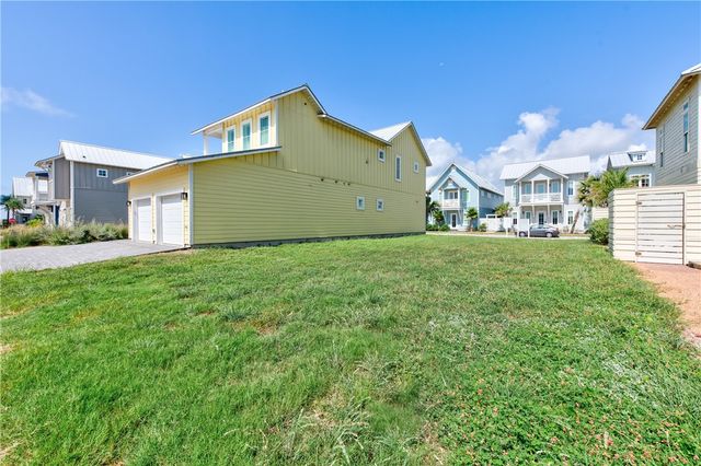 704 Sunrise Ave, Port Aransas, TX 78373