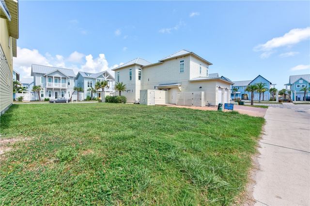 704 Sunrise Ave, Port Aransas, TX 78373