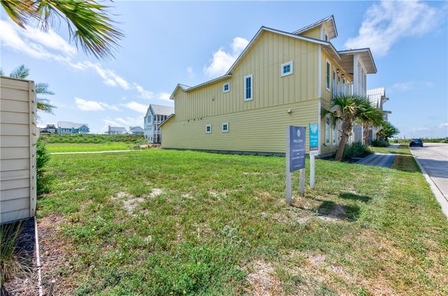 704 Sunrise Ave, Port Aransas, TX 78373