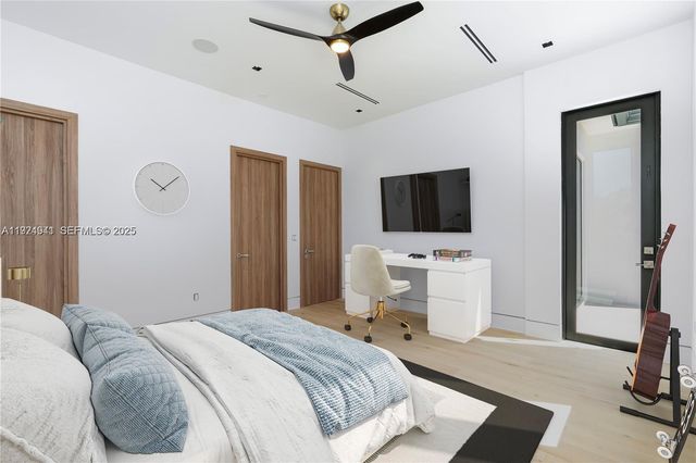 5903 SW 54th Ct, Davie, FL 33314