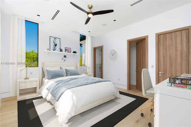 5903 SW 54th Ct, Davie, FL 33314