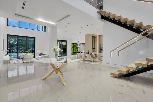 5903 SW 54th Ct, Davie, FL 33314