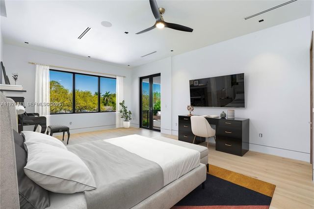 5903 SW 54th Ct, Davie, FL 33314