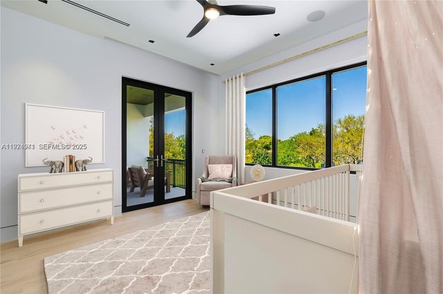 5903 SW 54th Ct, Davie, FL 33314