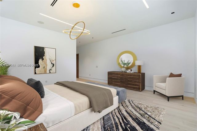 5903 SW 54th Ct, Davie, FL 33314