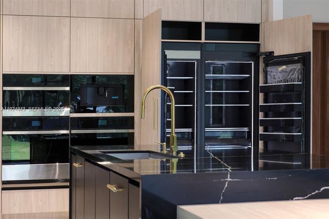 5903 SW 54th Ct, Davie, FL 33314