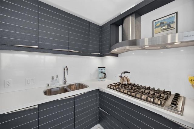1325 Pacific 1102, San Diego, CA 92101